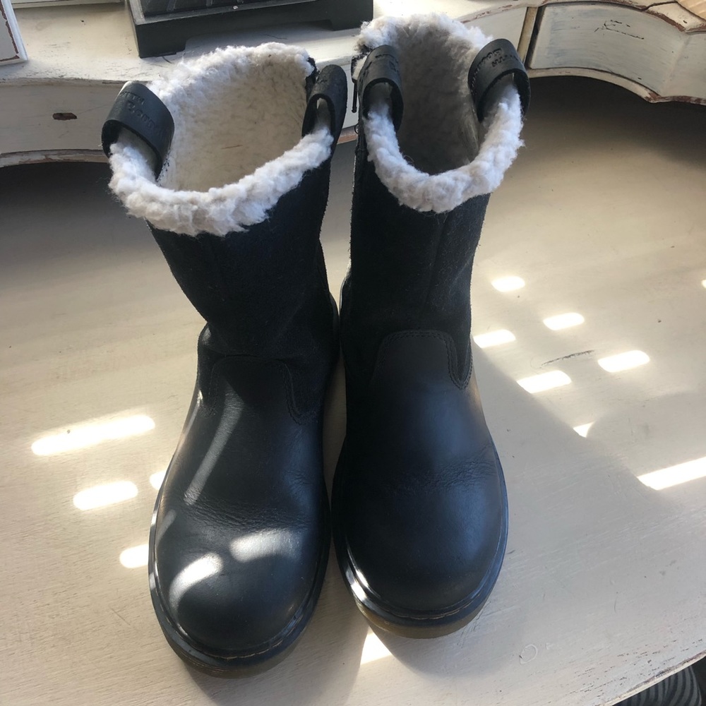 Girls Size 3 Dr. Marten’s AirWair Sherpa Boot